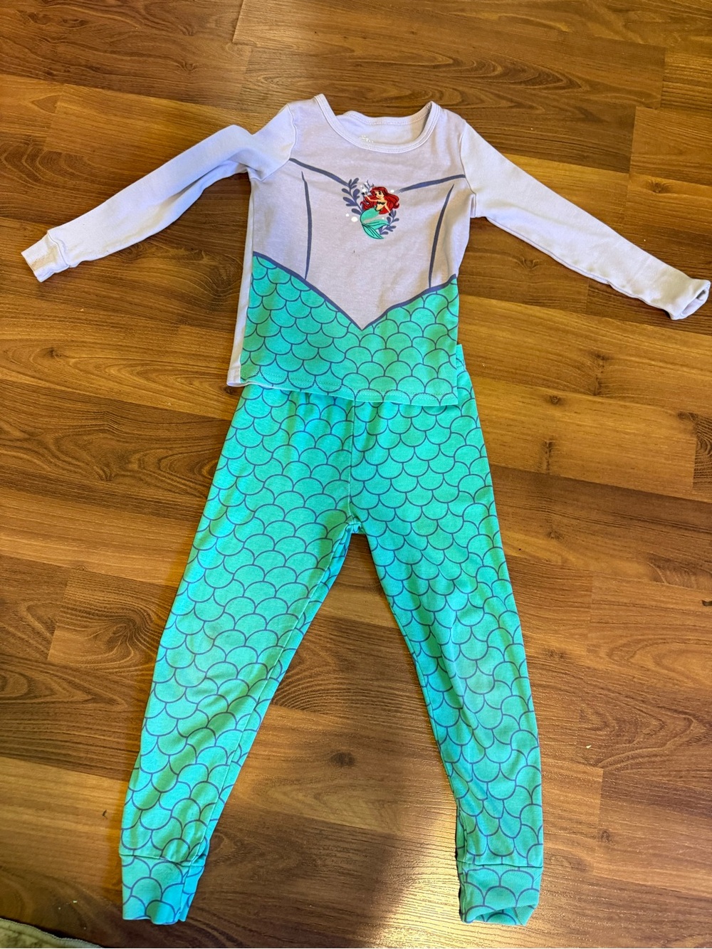 Disney Girls' Green & White Mermaid Scale Pajama Set